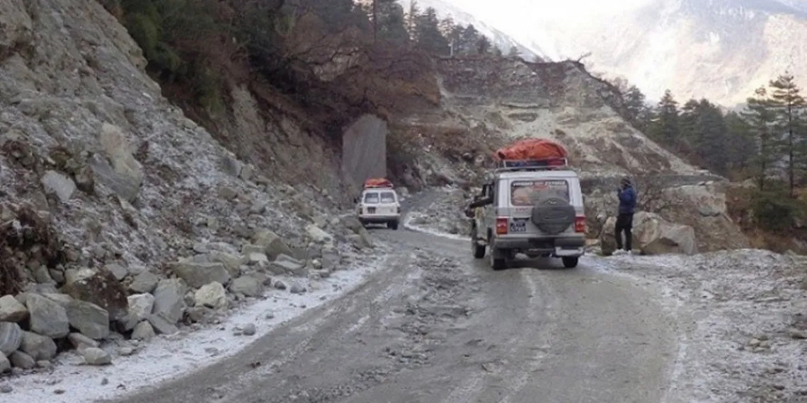 बेनी जोमसोम सडक मर्मत तथा पुनर्निर्माणको काम तीव्र