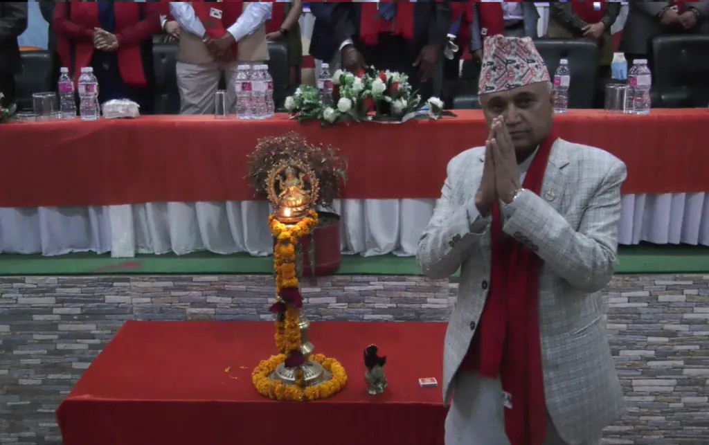 'साधन, स्रोत केन्द्रमा राखेर स्थानीय तह र प्रदेश बलियो हुँदैन': मुख्यमन्त्री अधिकारी