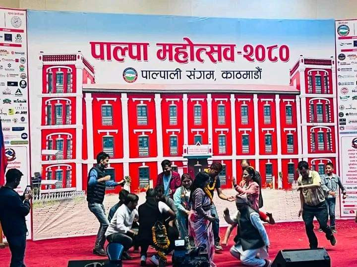 जहाज समयमा उडाउनूहोस्, नेपाली समयको बदनाम नगर्नूहोस्: पर्यटनमन्त्री किराती