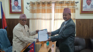 ५३ सांसदको समर्थनसहित चौधरीले पेश गरे मुख्यमन्त्रीमा दावी