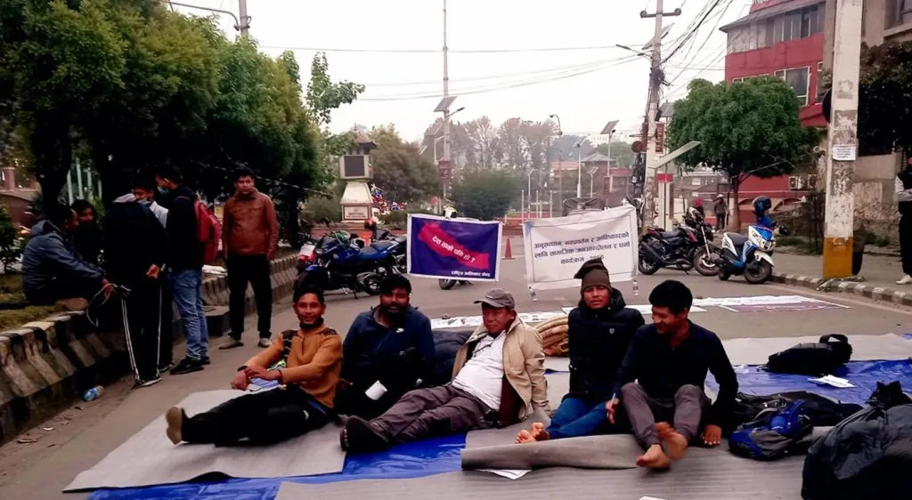 रातभर माइतीघर मण्डलाकाे सडकमा सुते महाबिर पुन