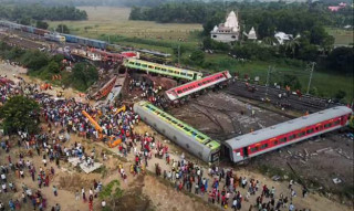 ओडिशा रेल दुर्घटना : रेलमन्त्रीको राजीनामा माग