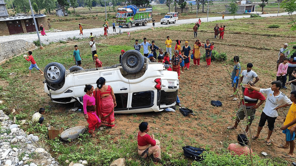  कर्णाली प्रदेश मामिला समितिका सभापति सांसद कल्याणी खड्का चढेको गाडी दुर्घटना