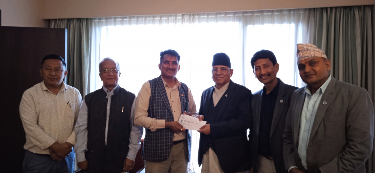 प्रधानमन्त्री प्रचण्डसँग पोउवा संघका प्रतिनिधिमण्डलको भेट