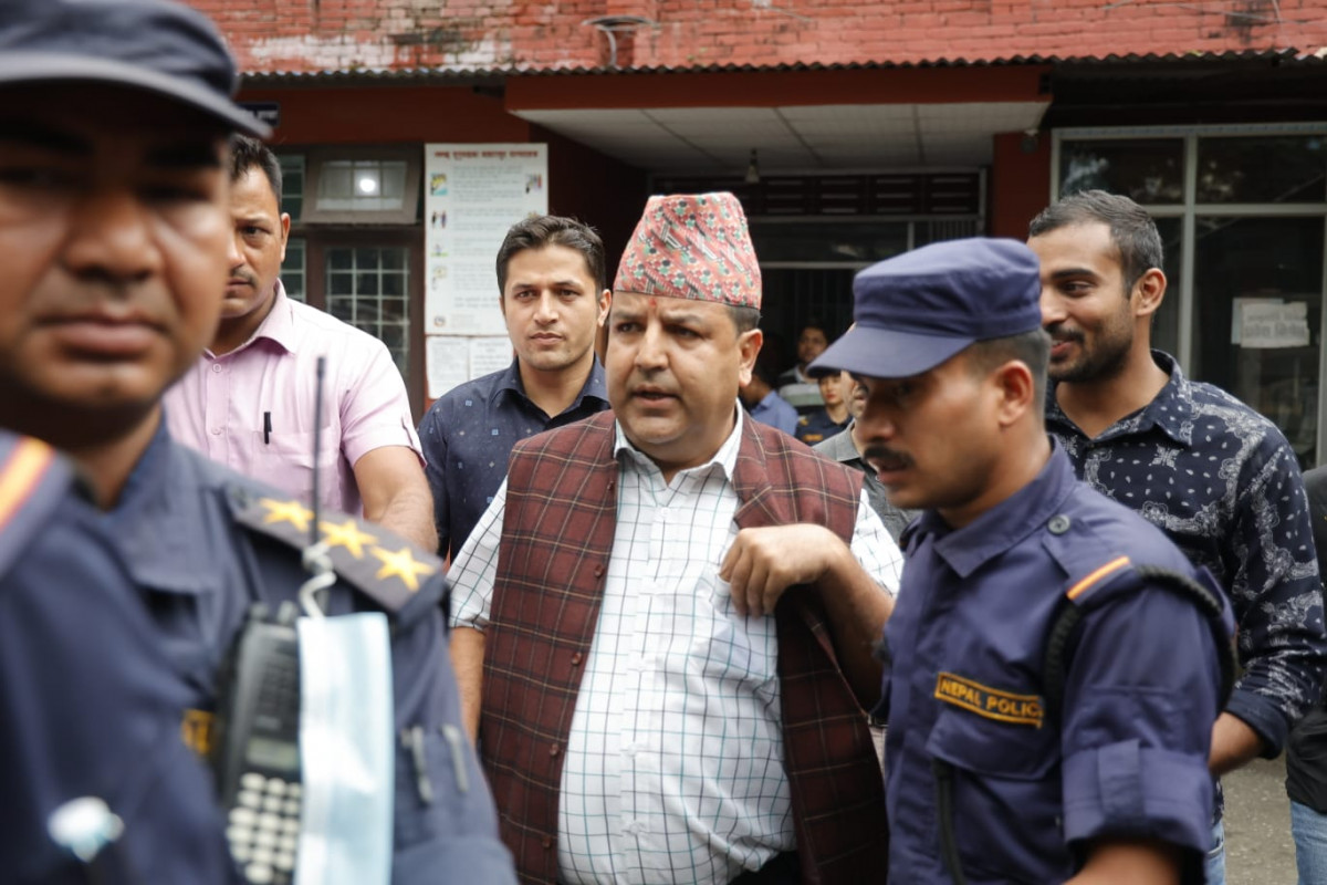 नेपाली कांग्रेसका नेता तथा सांसद सुनिल शर्मा सिआइबीद्वारा पक्राउ