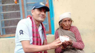 बझाङमा ८९ बर्षिया गिठी देवी जोशीले घरमै पाइन् नागरिकता