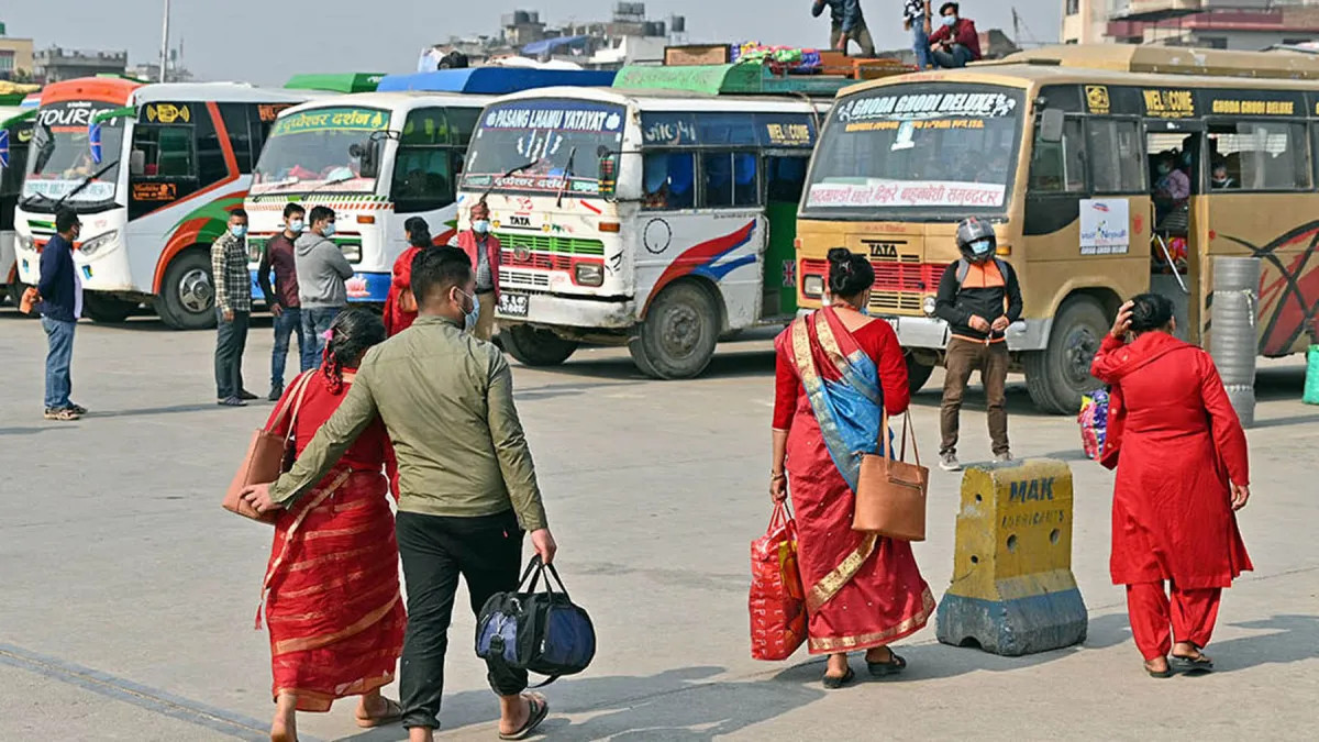 भाडा बढाउन नपाएपछि सार्वजनिक यातयात नै बन्द