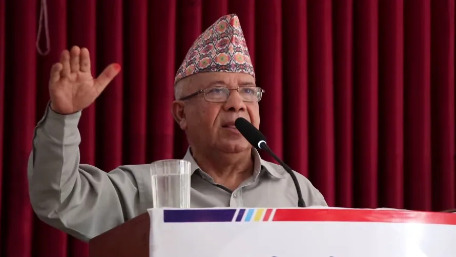 पूर्वराजा शाहलाई माधव नेपालको चुनौतिः पार्टी खोलेर चुनाव लड्नुस्