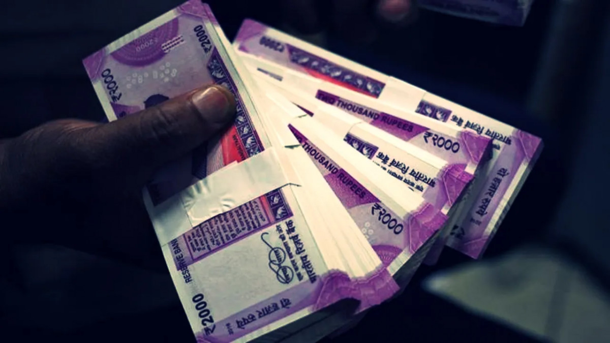 नेपालमा एक सयमाथिका भारतीय नोट कारोबारमा प्रतिबन्ध