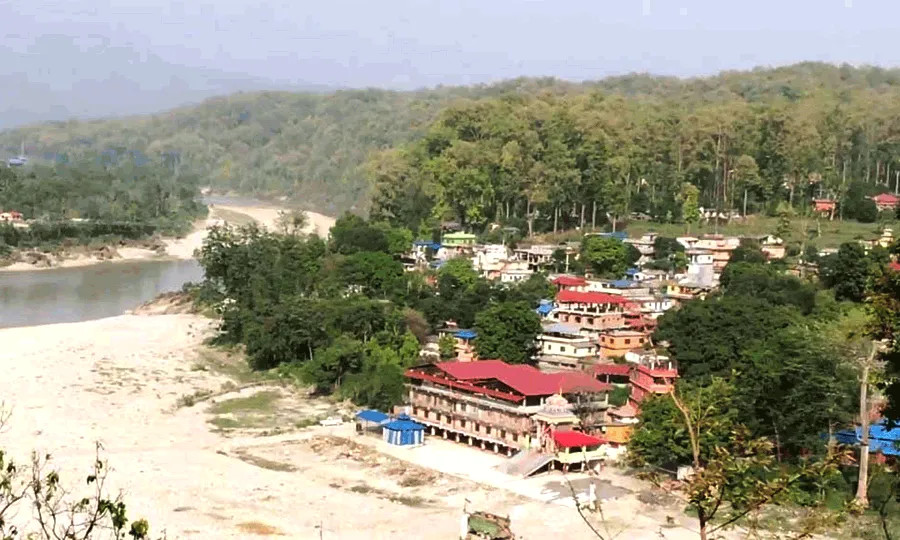 देवघाटमा स्नान गर्न भक्तजनको घुइँचो