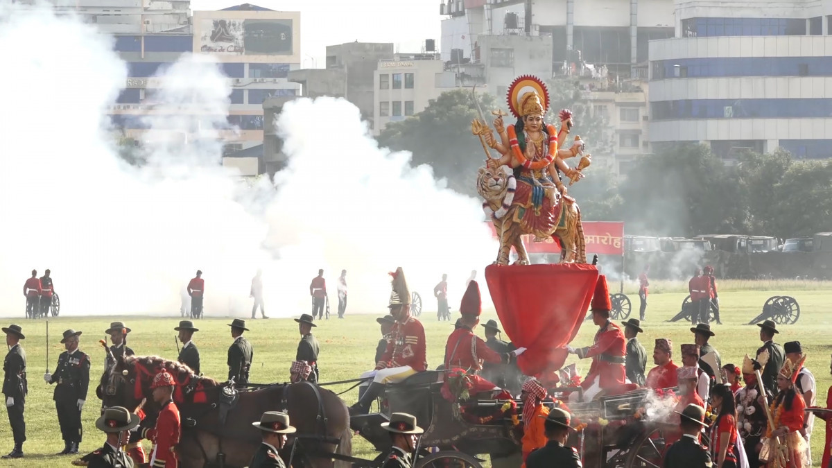 नेपाली सेनाले गर्यो फूलपाती बढाइँ