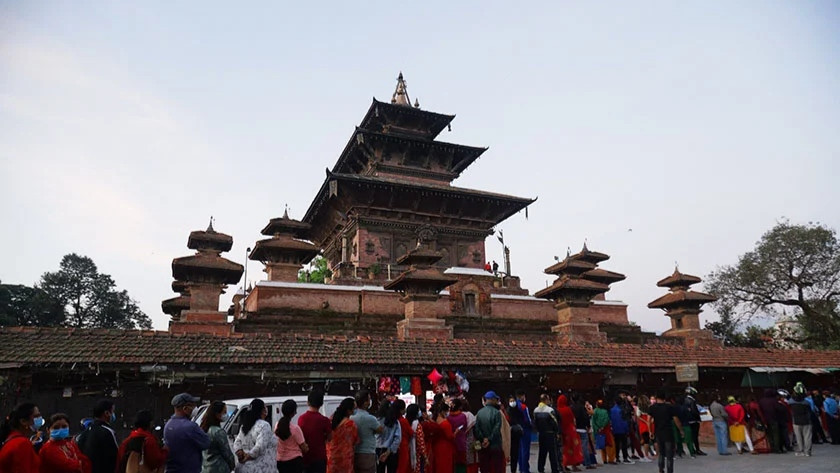 महानवमीका दिनमात्र खुल्ने तलेजु भवानी मन्दिरमा भक्तजनको भीड