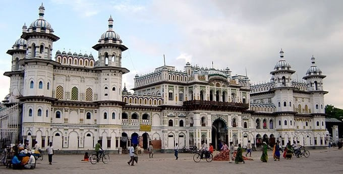 छोरी जन्मेको खुसियालीमा १७३ परिवारलाई फाइवर सिरक वितरण