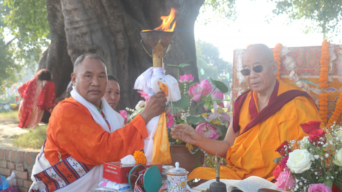 विश्वशान्तिको लागि लुम्बिनीमा 'दीप प्रज्ज्वलन', काठमाडौँ परिक्रमा गरि कालापत्थर पुर्याईने