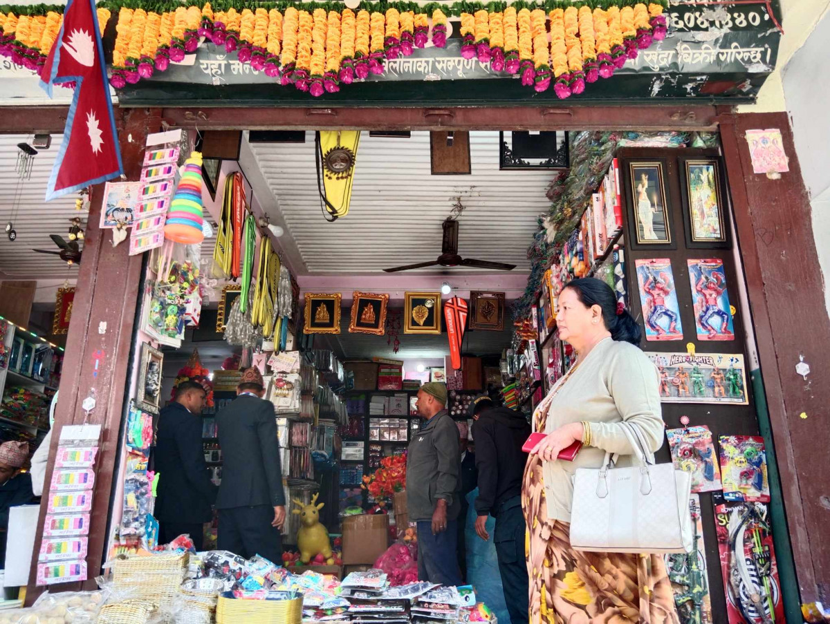 पोखरामा प्लाष्टिकजन्य माला र फूलको  गुच्छा उत्पादन, आयात र बिक्री निषेध