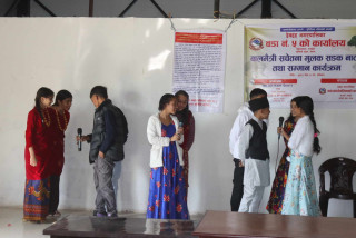 देवदह-५ मा बालमैत्री सचेतनामुलक सडक नाटक