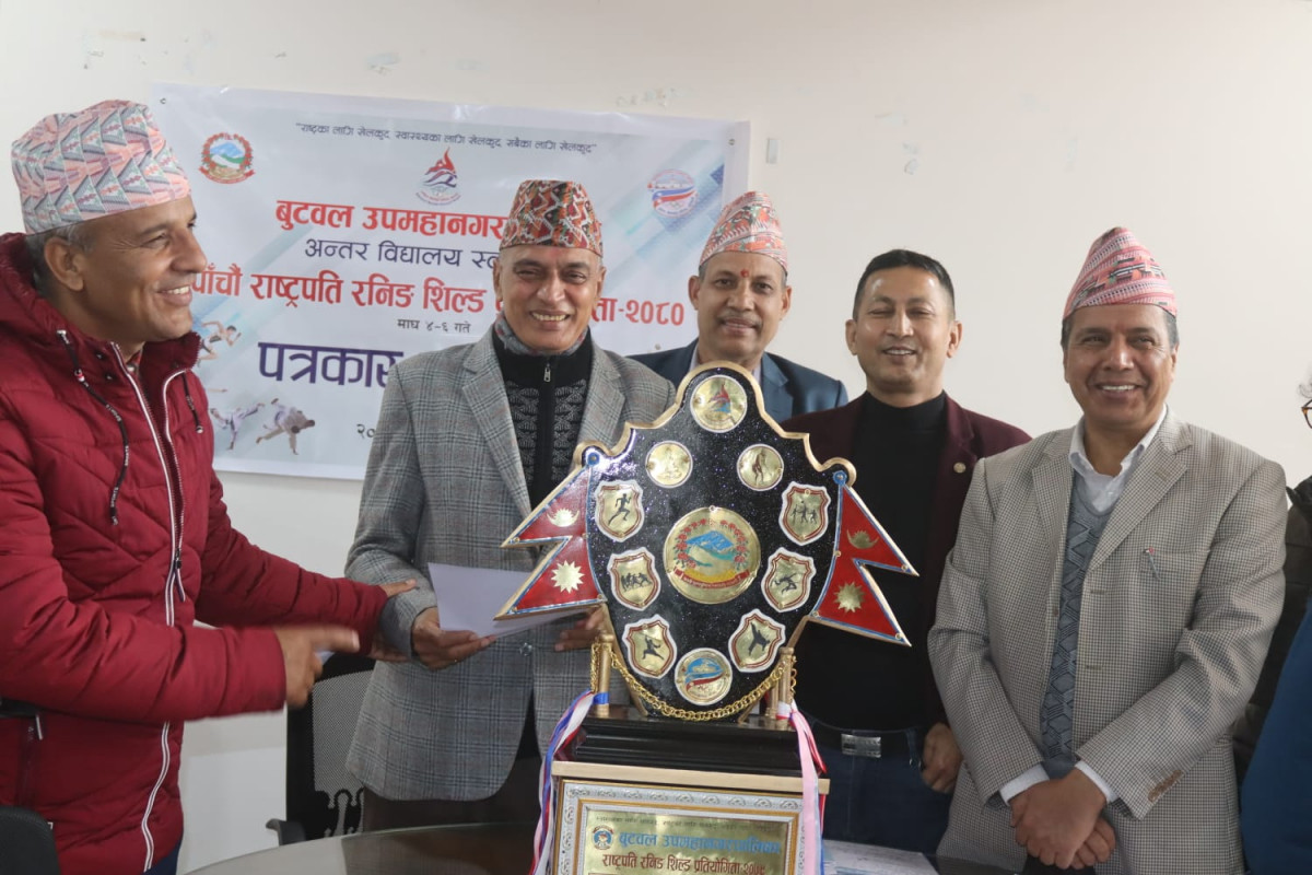 १२ स्वर्णसहित देवदह माविले उचाल्यो प्रथम राष्ट्रपति रनिङ सिल्ड