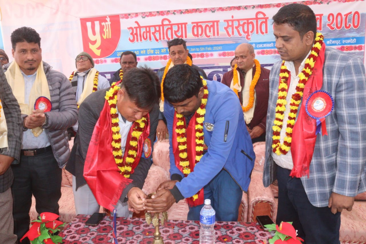 'विभिन्न पार्टी परित्याग गरि ओमसतिया र रोहिणीमा ४५० बढी माओवादी केन्द्रमा प्रवेश'