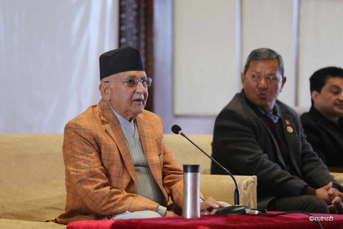 संसद्को अगाडिको सिटमा बस्ने एमाले सांसदले आफ्नो दायित्व पूरा गर्नुभएको छैन : केपी ओली