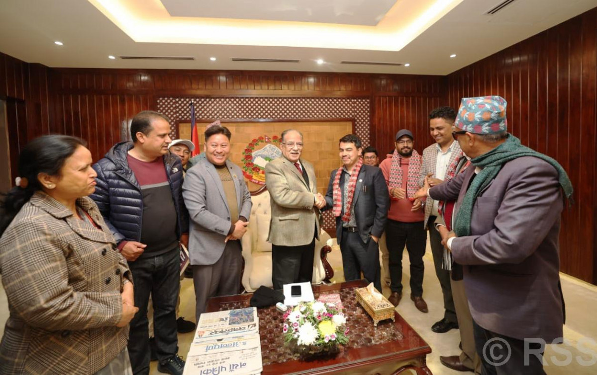देशको अर्थतन्त्र गत वर्षजस्तो सङ्कटमा छैन : प्रधानमन्त्री दाहाल