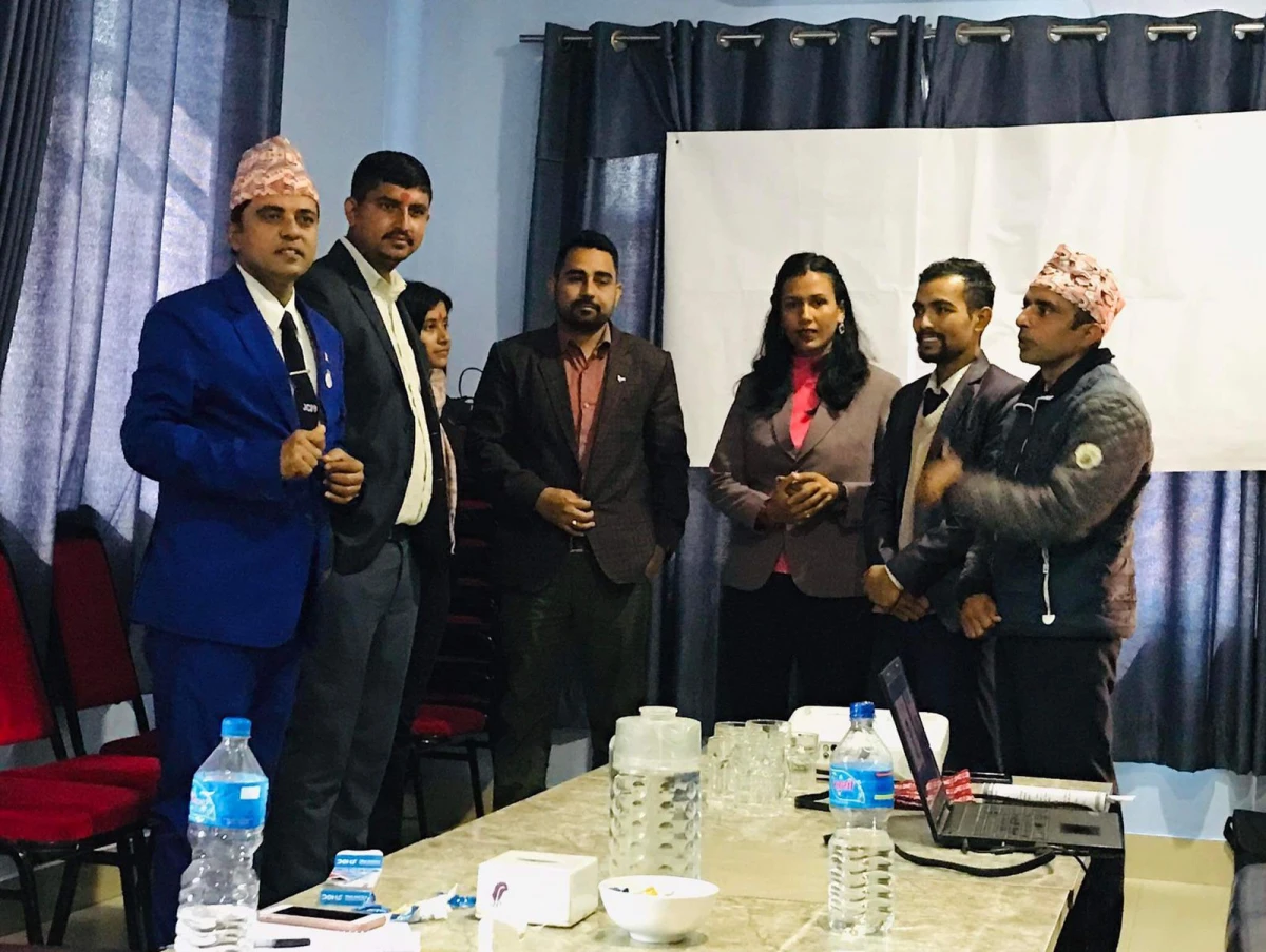 १०औं स्थापना दिवसमा देवदह जेसीजद्धारा शैशिक्षक सामग्री वितरण