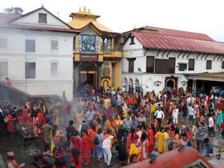 आज महाशिवरात्रि पर्व :  पशुपतिनाथ सहित देशभरका शिवालयमा दर्शनार्थीको घुइँचो