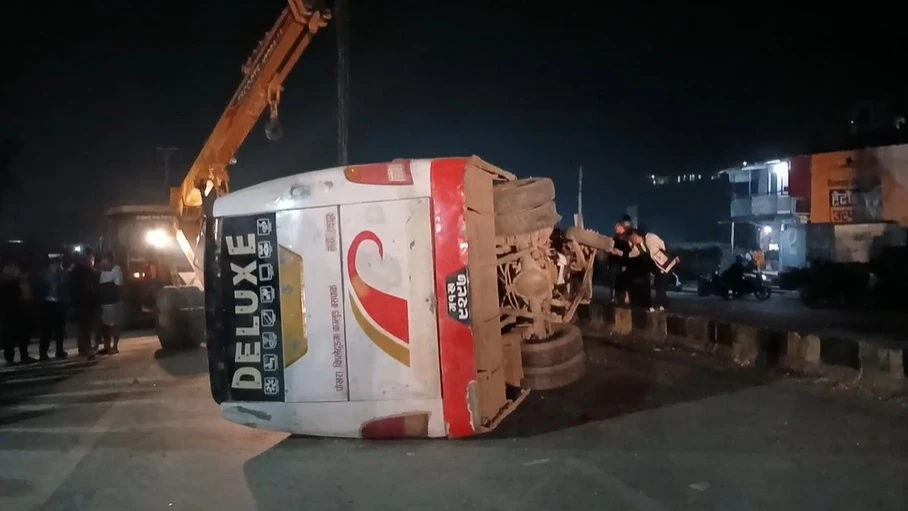 पोखराको हेम्जामा बस दुर्घटना