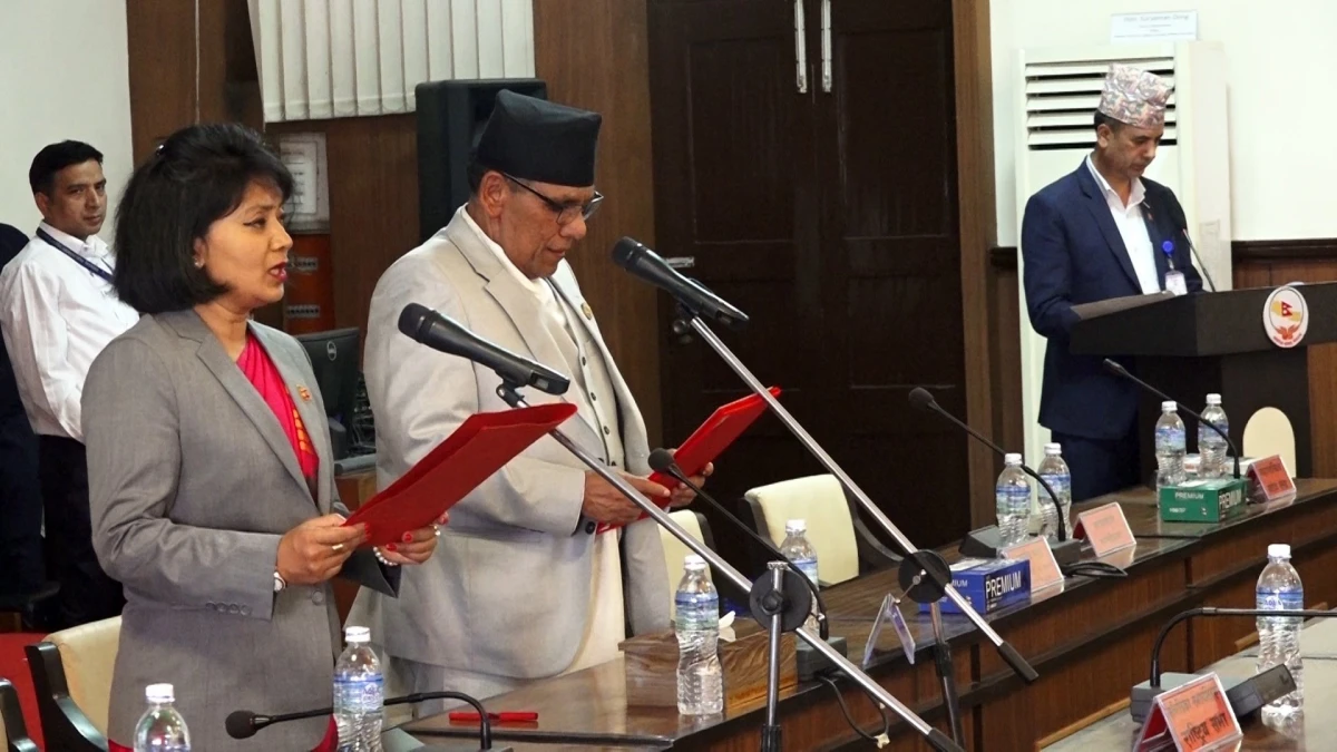शिक्षकका समस्या आपसी संवाद र वार्ताको माध्यमबाट समाधान गरौँ : सांसद मिश्र