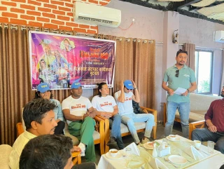 सहकारी पिडितको आवाज बोकेर ‘खजुरे ब्रो’को टिम मोफसलमा