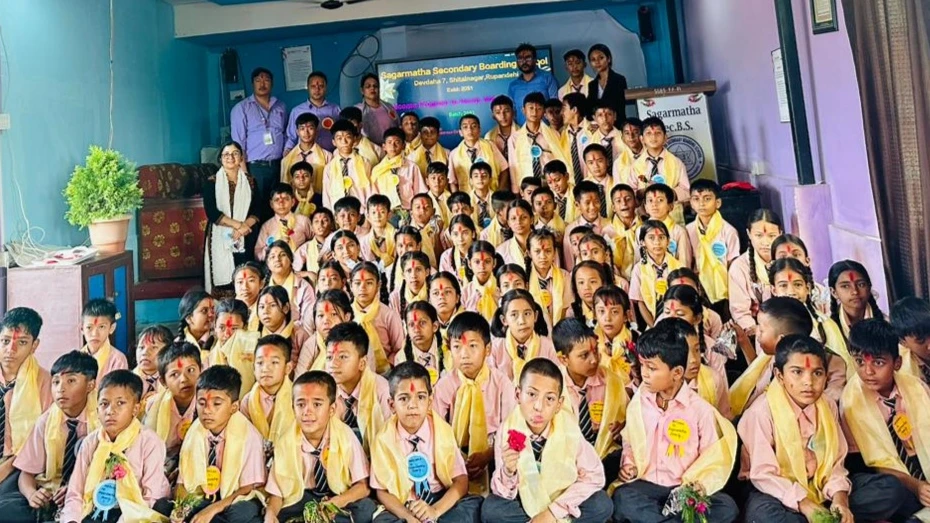 सगरमाथामा नव आगन्तुक विद्यार्थीलाई स्वागत