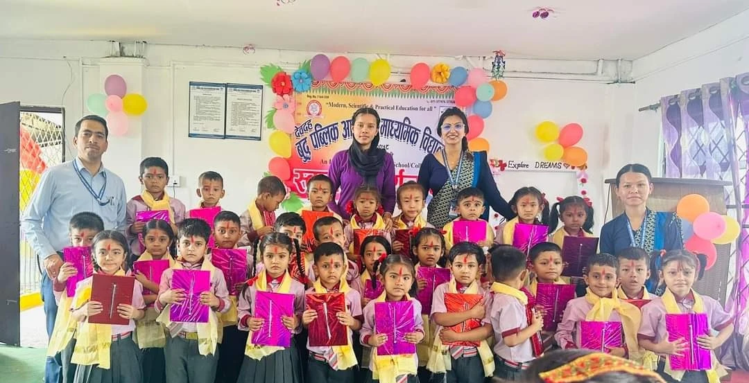 बुद्ध पब्लिकमा नवआगन्तुक विद्यार्थीलाई स्वागत