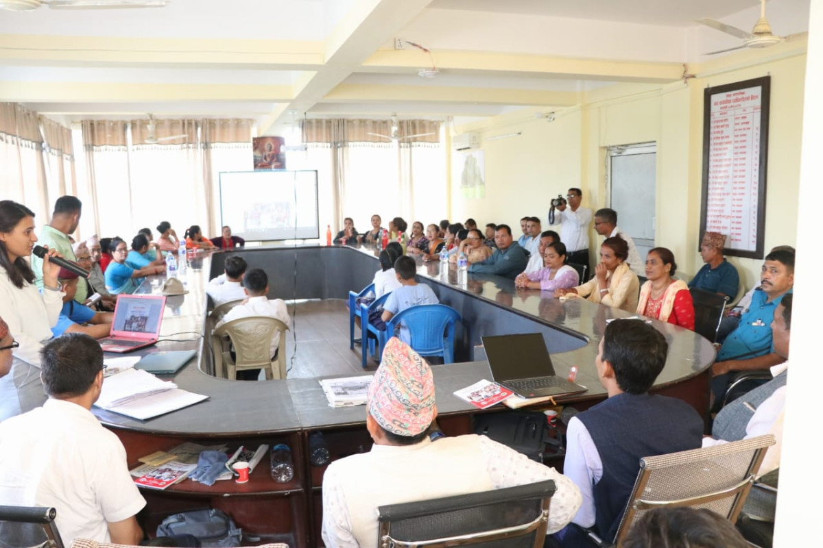 बालमैत्री वडा घोषणा गर्न देवदह ५ ले वडा कार्यालयदेखि नगरपालिकासम्मको सडक सफाई गर्ने