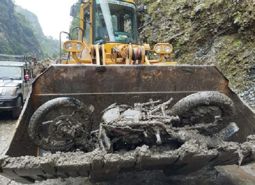 बेनी जोमसोम सडक मर्मत तथा पुनर्निर्माणको काम तीव्र