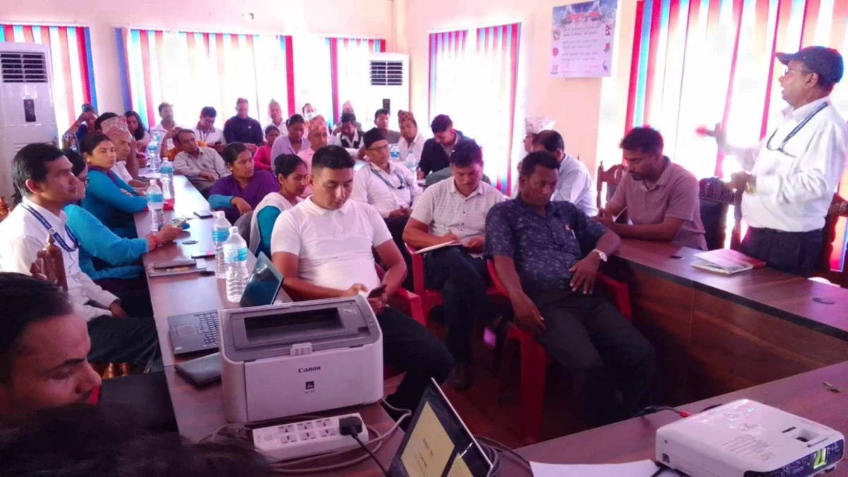 प्यूठानको स्वर्गद्वारीमा डेंगु र स्कवटाईफस नियन्त्रणका लागि अभिमुखीकरण