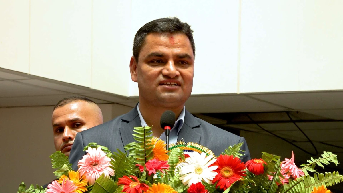 बीमा सेवा व्यवस्थित छैन : मन्त्री पौडेल