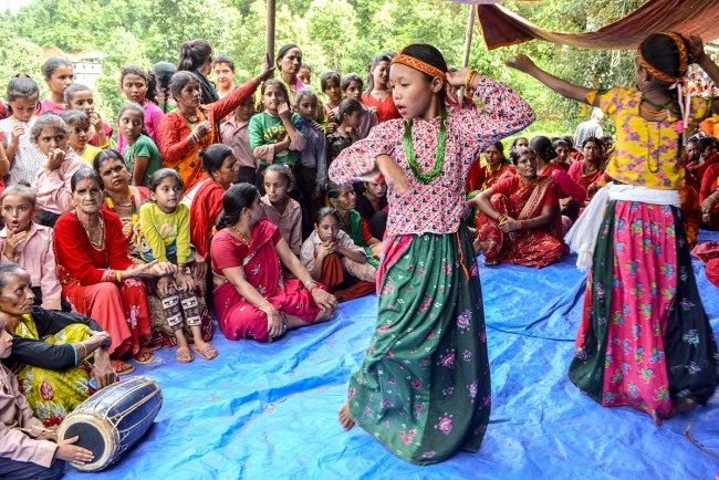 गीति नाटक प्रतियोगिताको उपाधी देवदह मावि बाल क्लबलाई