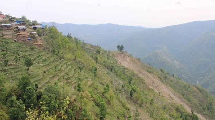 खोटाङको चेकेथुम गाउँ पहिरोको उच्च जोखिममा