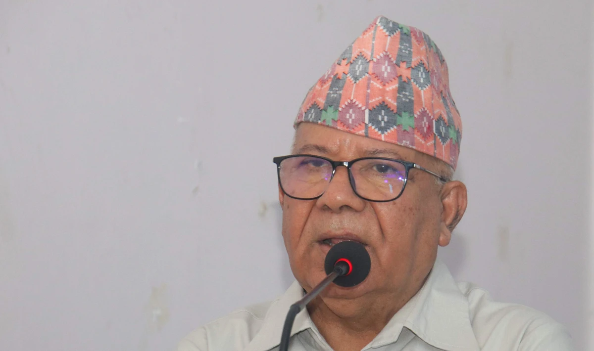 सत्ता साझेदार एमाले साना पार्टी सक्ने खेलमा लागेको छ : माधव नेपाल