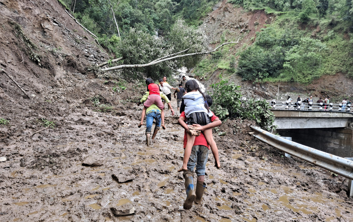बाढीपहिरोमा घरबास गुमेकालाई अस्थायी आवास बनाउन सरकारले अनुदान दिने