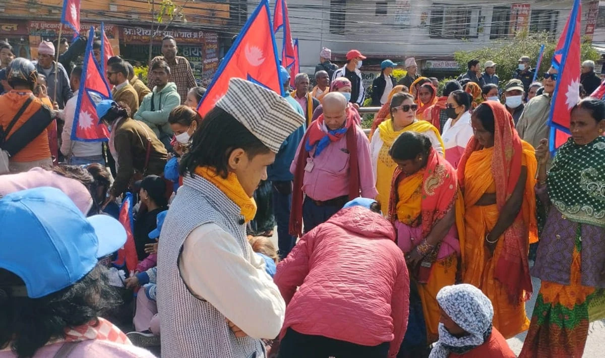 दुर्गा प्रसाईंका समर्थकहरूको सभा कोटेश्वरमा