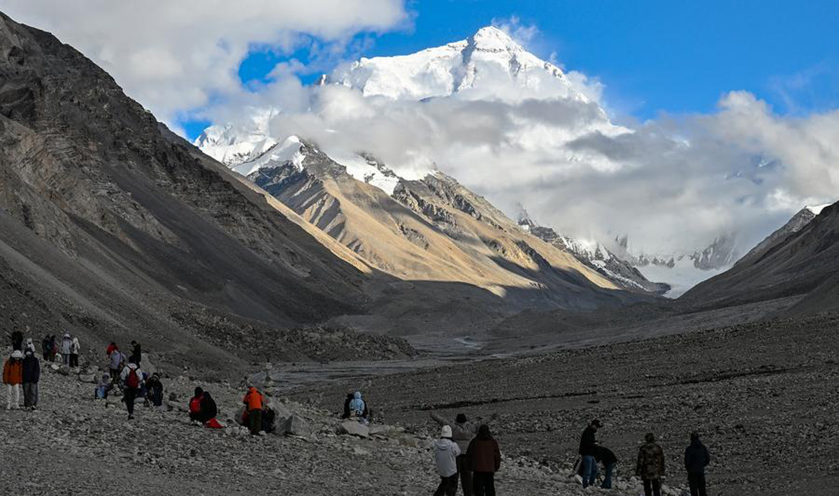 चिसो बढेसँगै सगरमाथा क्षेत्रमा घटे पर्यटक