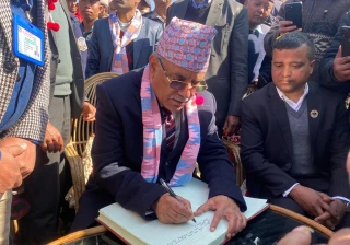 प्रचण्डद्वारा चोत्लुङ पार्क अवलोकन