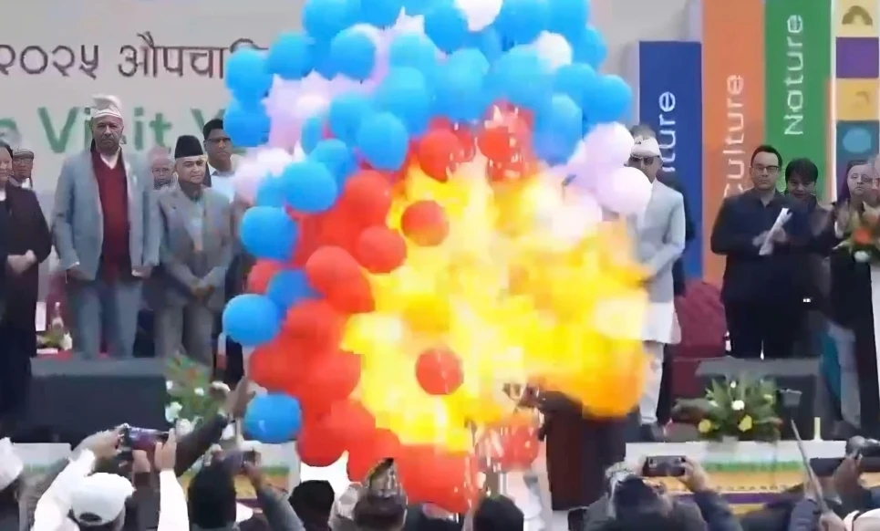 जीर्ण फ्लेक्स र साइनबोर्ड सात दिनभित्र हटाउन पोखरा महानगरको निर्देशन