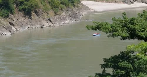 त्रिशूलीमा अवैध बालुवा र गिट्टी उत्खनन तत्काल रोक्न सांसद आशिका तामाङको निर्देशन