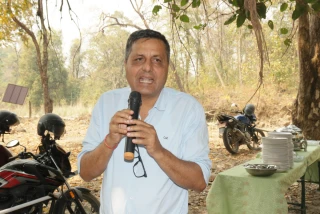 वन डढेलोका कारण करोडौं रुपैंयाको नोक्सानी हुन्छ :  डिभिजन प्रमुख बिडारी