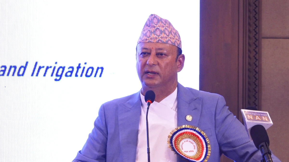 विदेशी आवासिय अनुमति लिएका चार कर्मचारीलाई सरकारी सेवाबाट अयोग्य ठहरिने गरि कारबाही सिफारिस