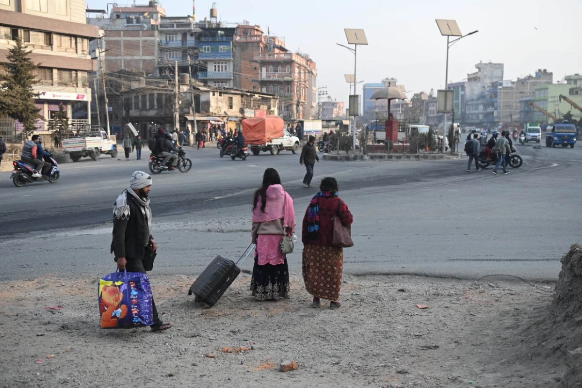 ‘राइड सेयरिङ’ सञ्चालन गर्ने गण्डकी सरकारको नियमावलीविरुद्ध यातायात व्यवसायी सडकमा