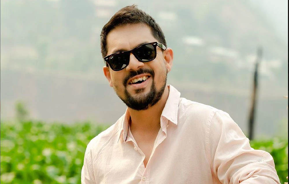 समीक्षा अधिकारी र एलिना चौहानको अभियानमा जोडिए गायक रामकृष्ण ढकाल