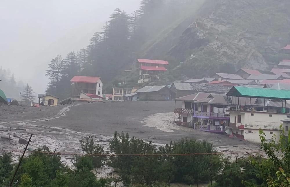 भारतको उत्तरकाशीमा बाढीको वितण्डा : चार जनाको मृत्यु