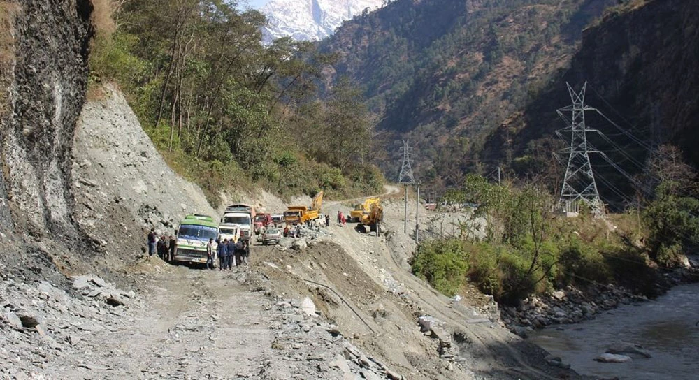 म्याग्दीस्थित बेनी–जोमसोम सडक खण्ड पुर्णरुपमा अवरुद्ध